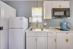 Half-mi to Dtwn: New Cottage in Jefferson!