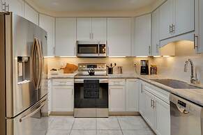 Tranquil Green Valley Home w/ Screened Porch