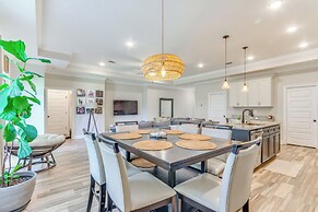 2 Mi to Beach: Bright Navarre Home w/ Fire Pit!