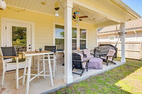 2 Mi to Beach: Bright Navarre Home w/ Fire Pit!