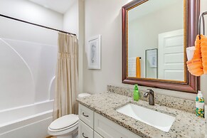 2 Mi to Beach: Bright Navarre Home w/ Fire Pit!