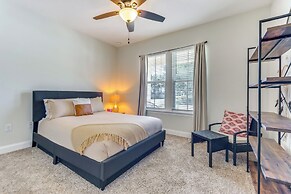 2 Mi to Beach: Bright Navarre Home w/ Fire Pit!