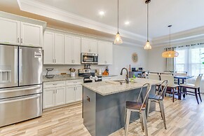 2 Mi to Beach: Bright Navarre Home w/ Fire Pit!