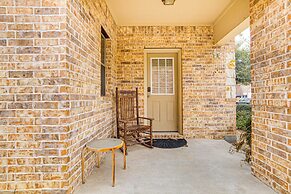 7 Mi to Toyota Stadium: Cozy Frisco Apartment!