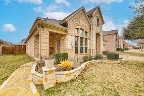 7 Mi to Toyota Stadium: Cozy Frisco Apartment!