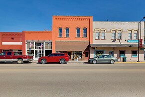 Walk to Shops & Eats: Charming Dtwn Emmett Apt!