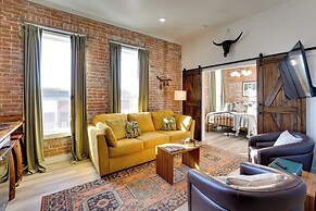 Walk to Shops & Eats: Charming Dtwn Emmett Apt!
