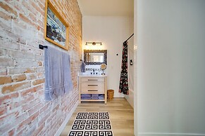 Walk to Shops & Eats: Charming Dtwn Emmett Apt!