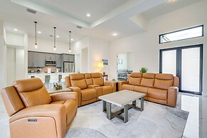 7 Mi to Dtwn Cape Coral: Home w/ Pool & Spa!