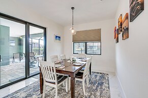 7 Mi to Dtwn Cape Coral: Home w/ Pool & Spa!