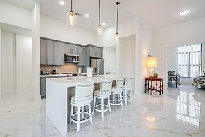 7 Mi to Dtwn Cape Coral: Home w/ Pool & Spa!