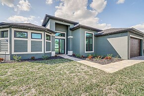 7 Mi to Dtwn Cape Coral: Home w/ Pool & Spa!