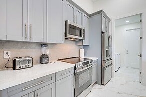 7 Mi to Dtwn Cape Coral: Home w/ Pool & Spa!