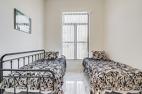 7 Mi to Dtwn Cape Coral: Home w/ Pool & Spa!