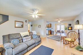 Cozy Couple's Getaway w/ Private Yard in Cameron