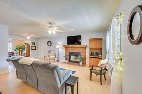 Cozy Couple's Getaway w/ Private Yard in Cameron