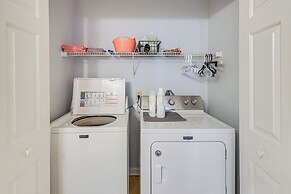 Cozy Couple's Getaway w/ Private Yard in Cameron