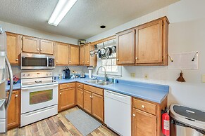 Cozy Couple's Getaway w/ Private Yard in Cameron