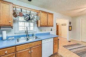 Cozy Couple's Getaway w/ Private Yard in Cameron