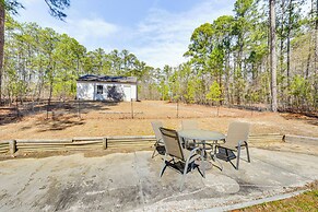 Cozy Couple's Getaway w/ Private Yard in Cameron