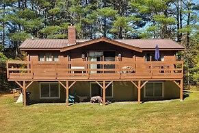 Hike & Ski: Cabin w/ Fireplace in Franconia!