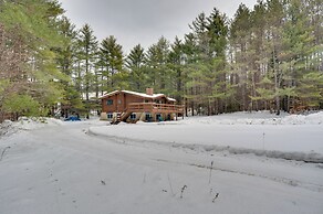 Hike & Ski: Cabin w/ Fireplace in Franconia!