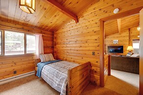 Hike & Ski: Cabin w/ Fireplace in Franconia!