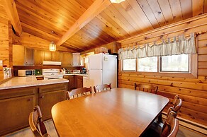 Hike & Ski: Cabin w/ Fireplace in Franconia!