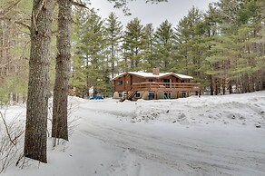 Hike & Ski: Cabin w/ Fireplace in Franconia!