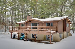 Hike & Ski: Cabin w/ Fireplace in Franconia!