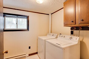 Hike & Ski: Cabin w/ Fireplace in Franconia!