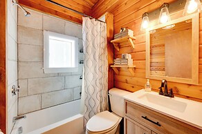 Hike & Ski: Cabin w/ Fireplace in Franconia!