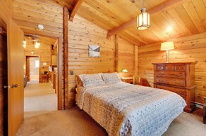 Hike & Ski: Cabin w/ Fireplace in Franconia!