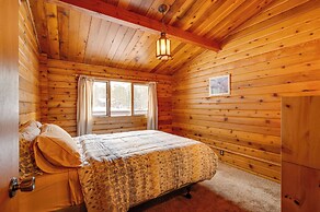 Hike & Ski: Cabin w/ Fireplace in Franconia!