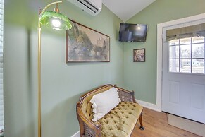 Walk to Museums: Art Deco Cottage in Jefferson