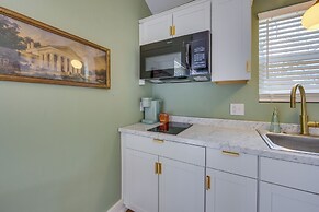 Walk to Museums: Art Deco Cottage in Jefferson