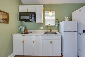 Walk to Museums: Art Deco Cottage in Jefferson