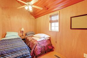 3 Mi to Greers Ferry Lake: Peaceful Cabin w/ Deck!