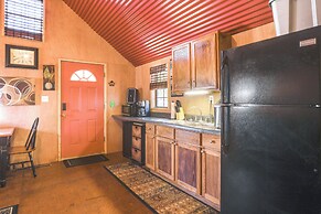 3 Mi to Greers Ferry Lake: Peaceful Cabin w/ Deck!
