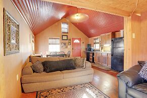 3 Mi to Greers Ferry Lake: Peaceful Cabin w/ Deck!