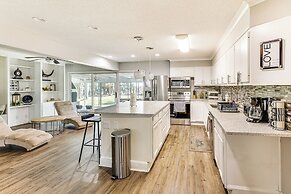 10 Mi to St Simons Island: Home w/ Screened Porch