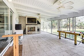 10 Mi to St Simons Island: Home w/ Screened Porch