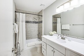 10 Mi to St Simons Island: Home w/ Screened Porch