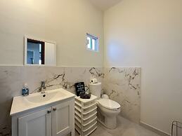 Town Shore Escape 3BR Haven
