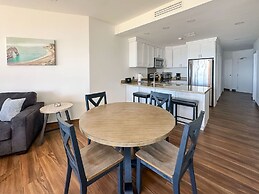 Steps to Sandy Beach Pool Renovated 2BR Condo