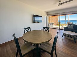 Steps to Sandy Beach Pool Renovated 2BR Condo