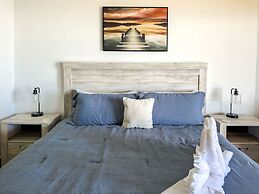 Steps to Sandy Beach Pool Renovated 2BR Condo