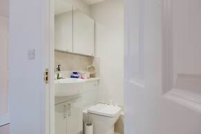 Stylish Retreat with Garden in Tetbury