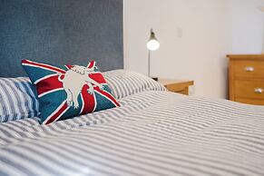 Stylish Retreat with Garden in Tetbury