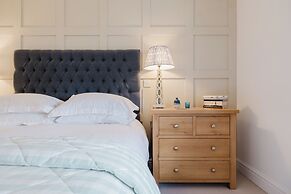 Stylish Retreat with Garden in Tetbury